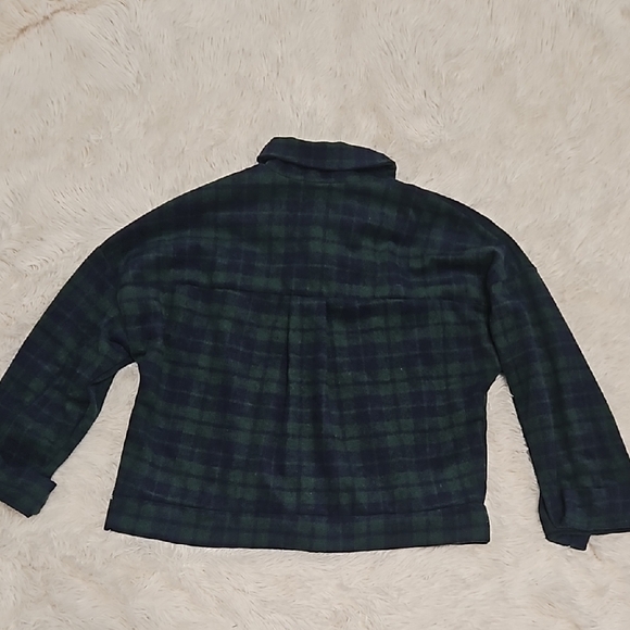LuLaRoe MEDIUM Flannel Berlin Jacket Great Outdoors Collection Green Blue plaid - Picture 3 of 6